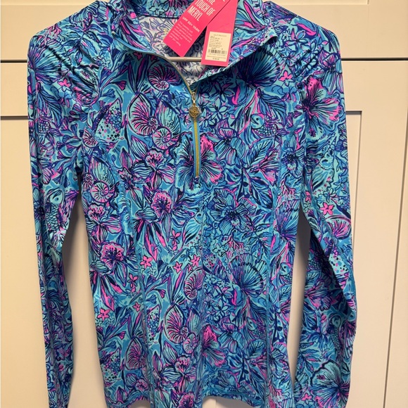 NWT Small Lilly Pulitzer Shells N Bells JUSTINE PULLOVER 1/2 Zip Luxletic UPF50+ - Picture 1 of 7